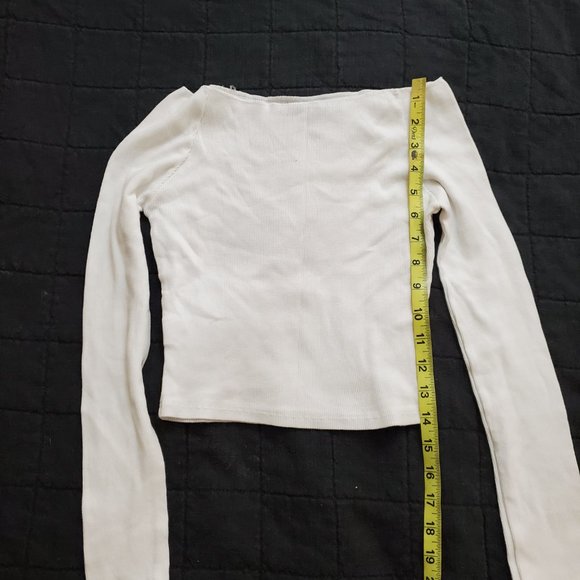 BRANDY MELVILLE White Ribbed Off The Shoulder Long Sleeve Top EUC - Picture 3 of 4